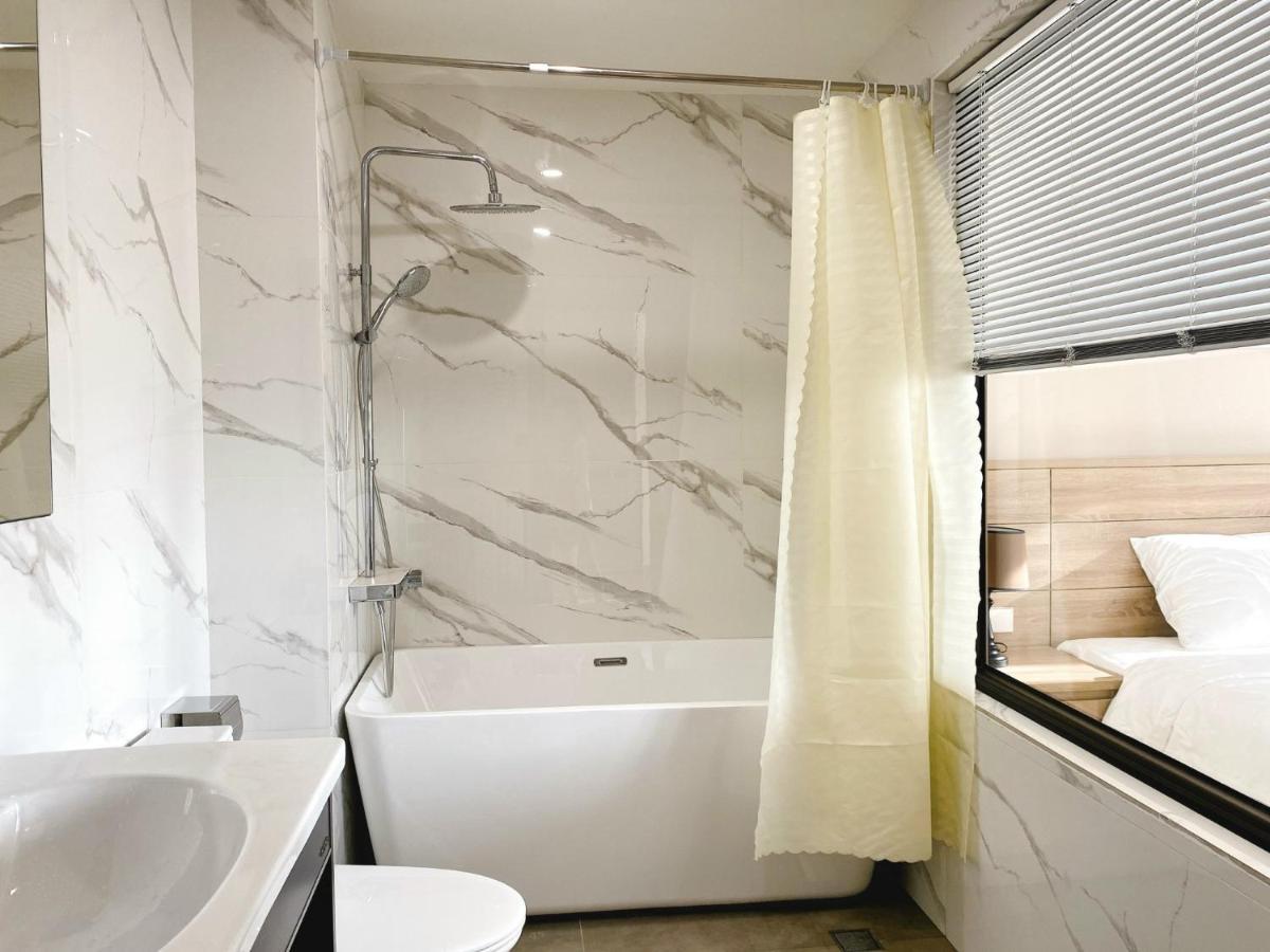 Ph Hotel & Apartment Hai Phong Bagian luar foto